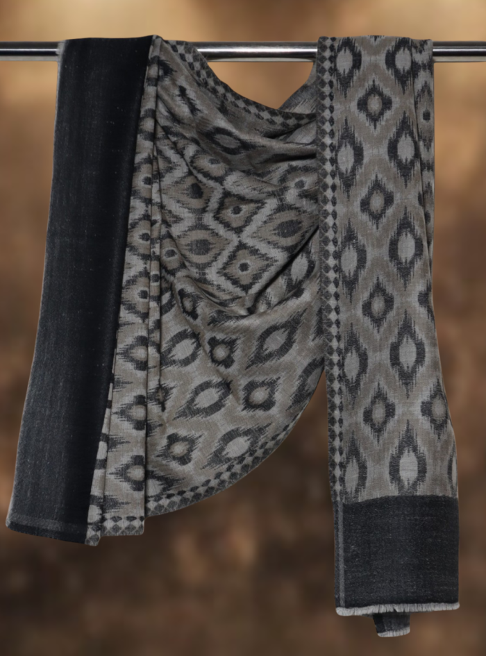 Ikkat Pashmina Stole (Grey & Beige Diamond) (4) Ikkat Pashmina Stole (Grey & Beige Diamond) (4)