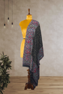 Kani Jama – Bold Paisley & Vine Design